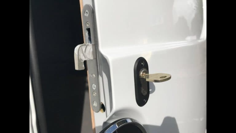 Daken Locks: Innovazione nelle Chiusure di sicurezza per porte furgoni