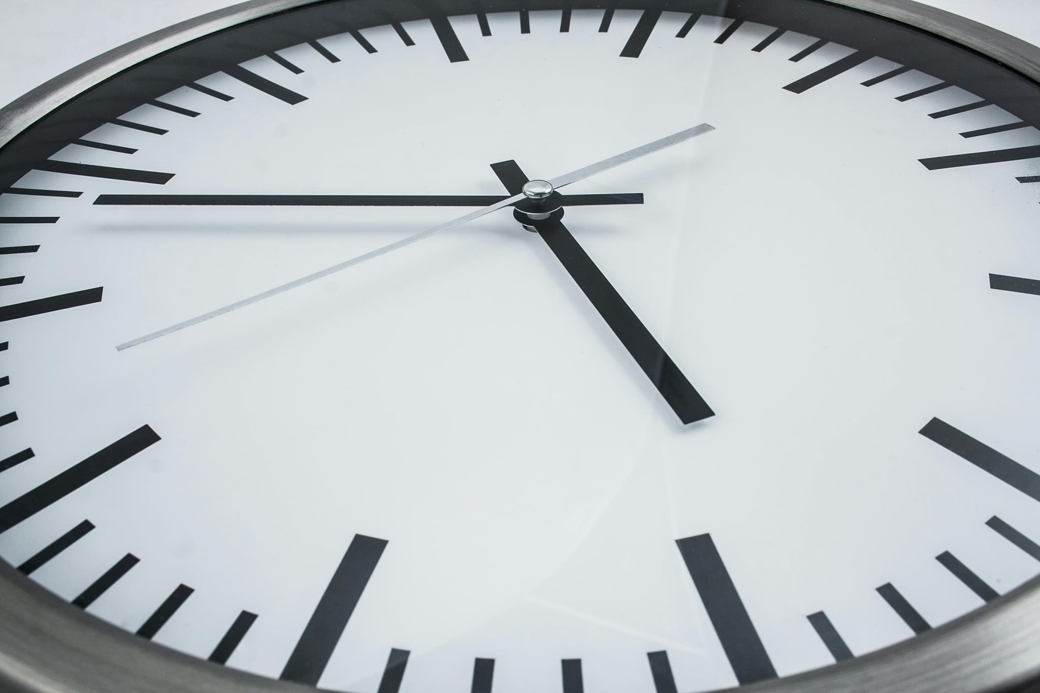 Why a Rolex Wall Clock is the Perfect Gift for Watch Enthusiasts