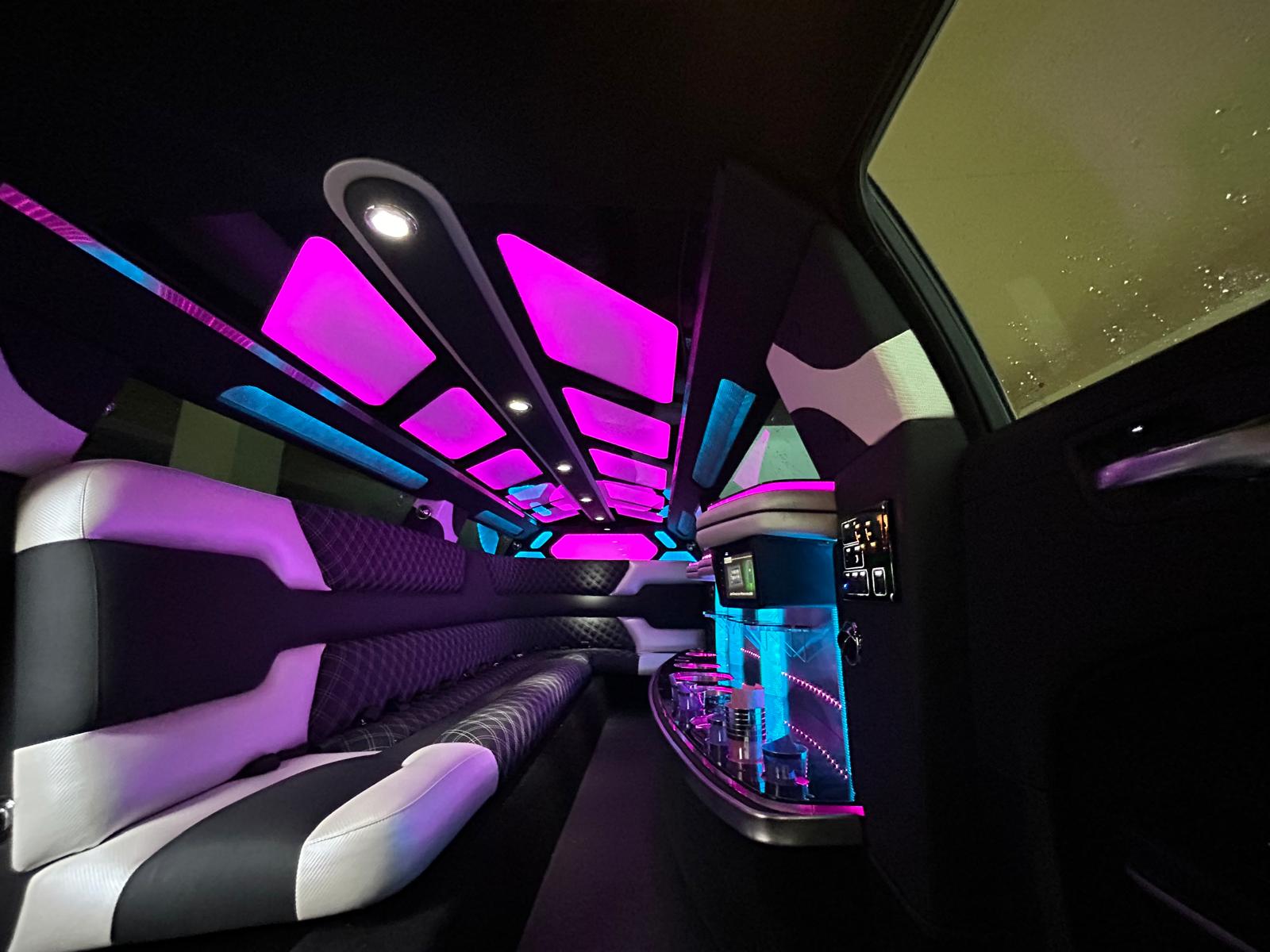 Miami Limousine Service – Ride in Comfort | VIP Miami Limo Service