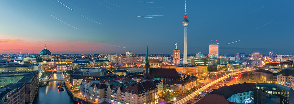 Berlin EU: Der See, der seine tiefen Geheimnisse hinter Wasser, Stille und Inseln trägt