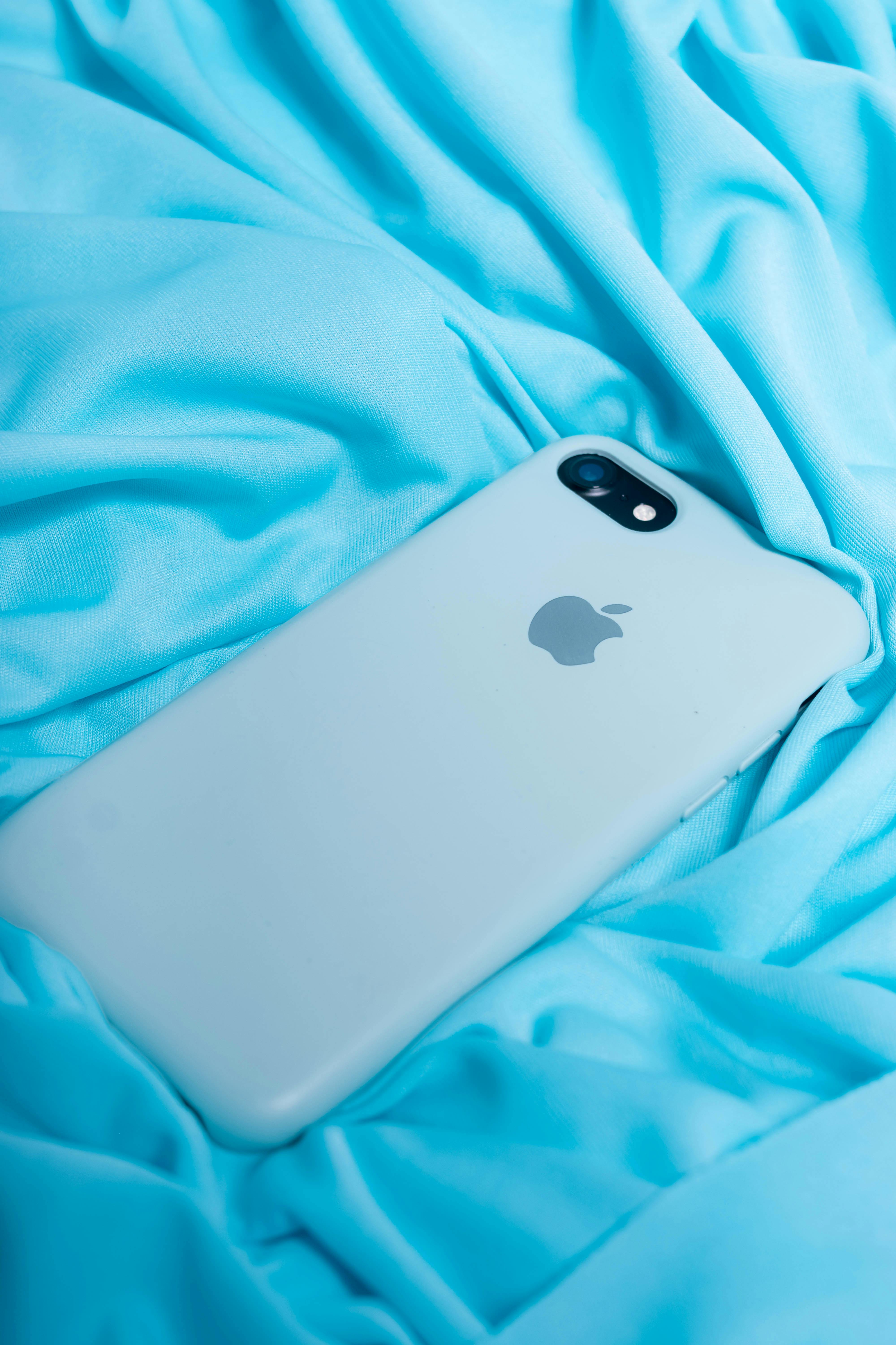 We Buy Old Phones – Get Paid Instantly