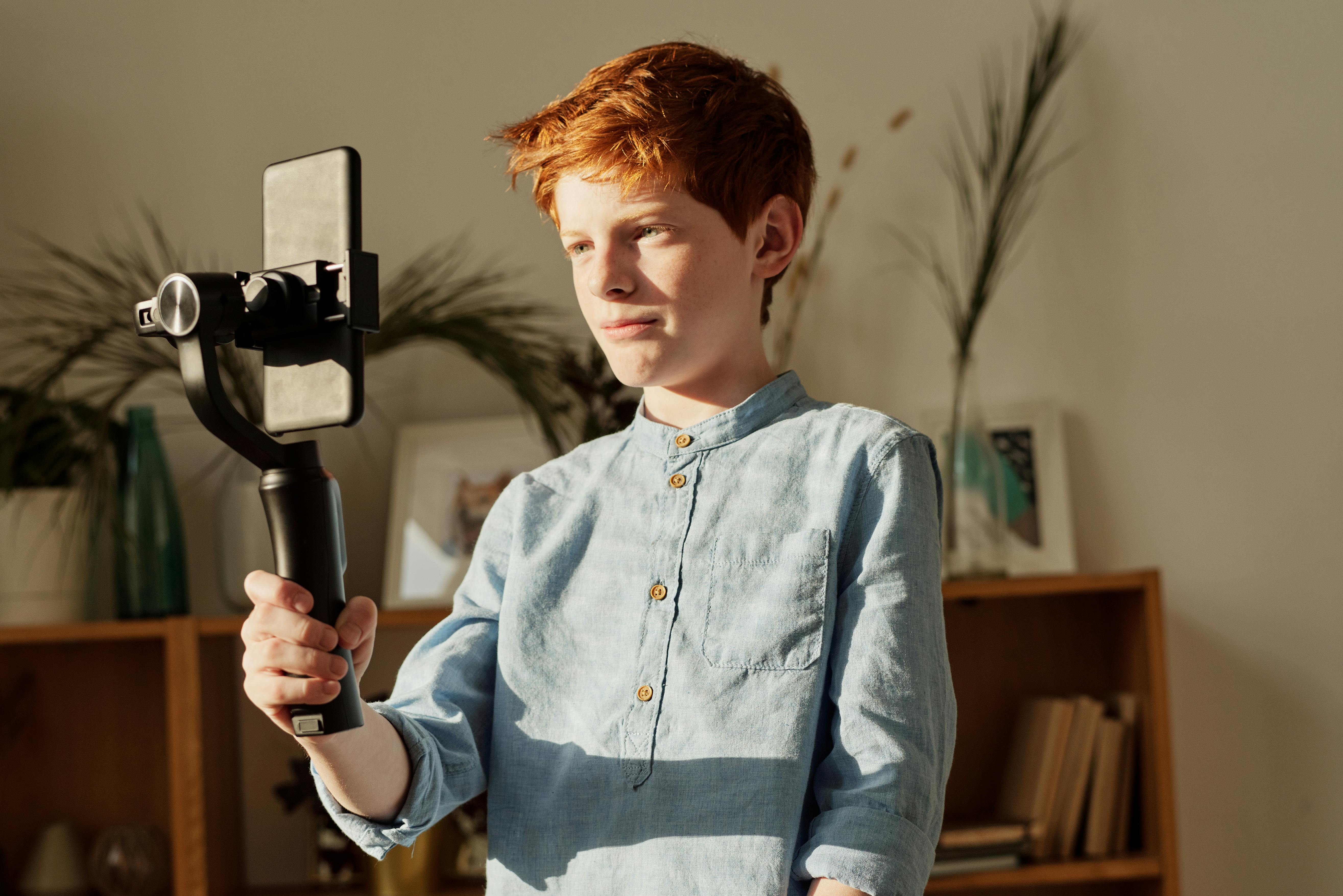 Hohem’s Phone Gimbal: Compact Design, Powerful Performance
