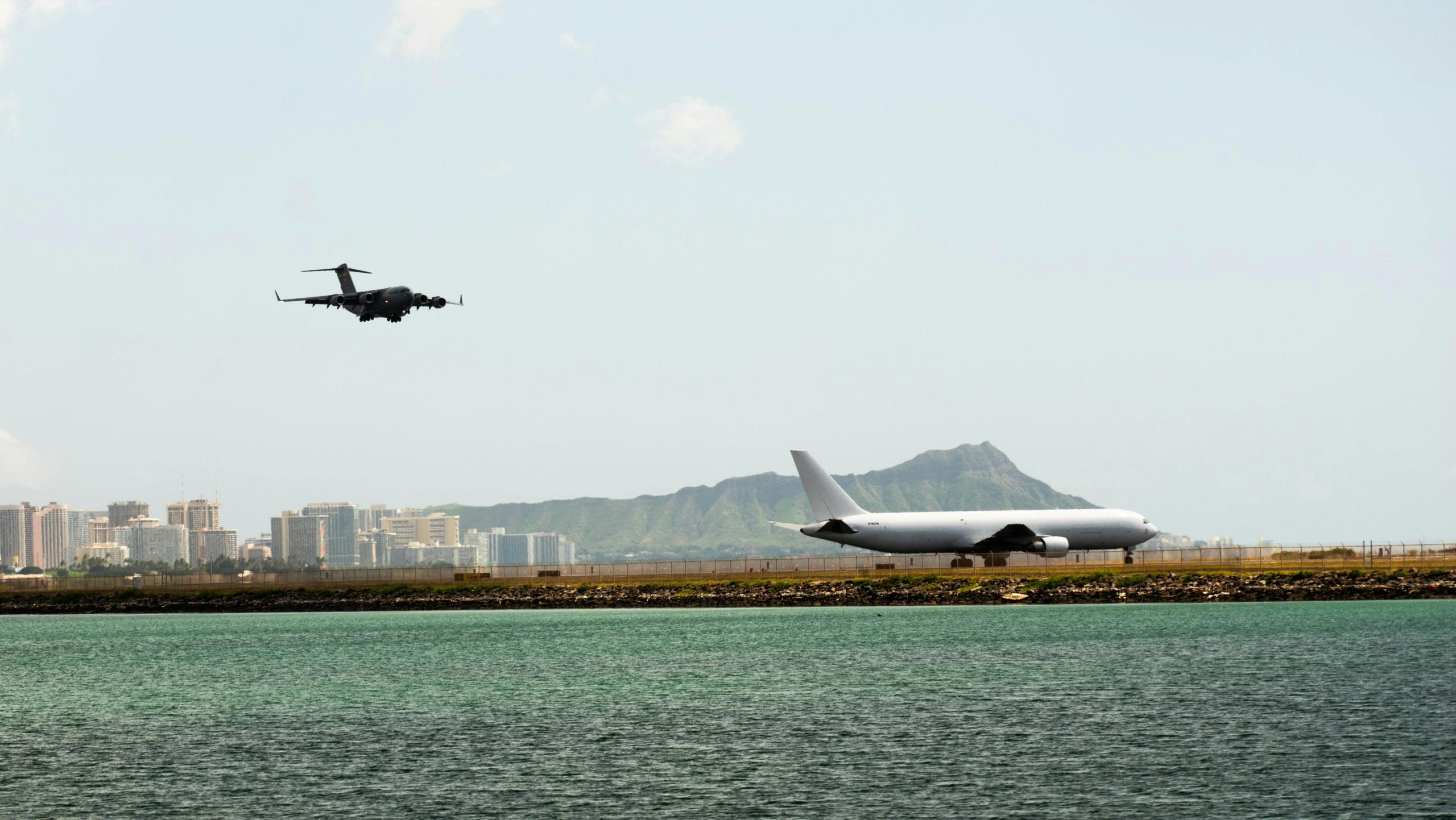 Book A Flight Easily with Gohaliday’s Compare and Save Tool