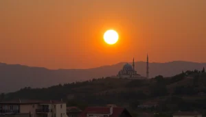 Sivas Haber ile ilgili gün batımında tarihi yapılar ve sıcak renklerle dolu bir görüntü.