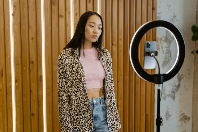 유튜브 계정거래: 인기 채널 구매 시 체크리스트